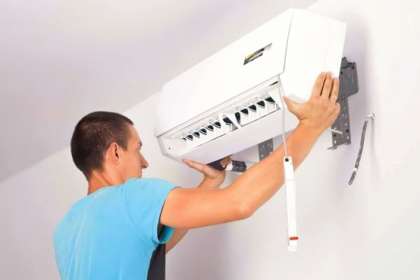 Montaj aer conditionat-crop